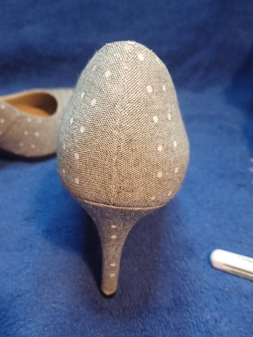 Kelly & Katie Silver Gray Polka Dot Pumps - Picture 5 of 8